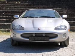 Silber Gebraucht 2001 Jaguar XKR Coupé | 39.999 €