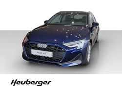 Navarrablau metallic Neu 2025 Audi A3 Sportback Sport Kleinwagen | 31.990 € (Fairer Preis)