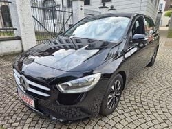 Schwarz Gebraucht 2022 Mercedes B180 Van / Kleinbus | 18.999 € (Guter Preis)