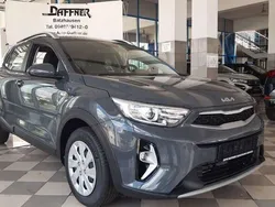 Grau Gebraucht 2024 Kia Stonic SUV | 18.990 € (Guter Preis)
