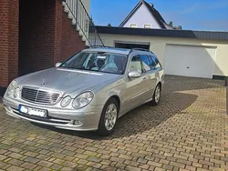 Silber Gebraucht 2004 Mercedes 220 Kombi | 4.000 €