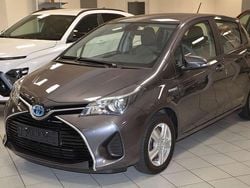 Grey metallic Gebraucht 2014 Toyota Yaris Hybrid Comfort Kleinwagen | 10.990 € (Guter Preis)