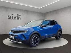 Voltaik blau (metallic) Gebraucht 2024 Opel Mokka-e Ultimate SUV | 30.490 €