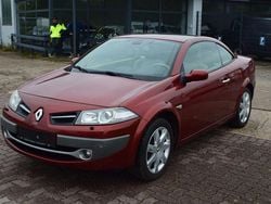 Rot Gebraucht 2008 Renault Mégane Cabriolet Exception Cabrio | 2.980 € (Fairer Preis)