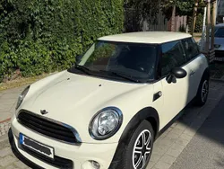 Weiß Gebraucht 2010 Mini Cooper Kleinwagen | 5.999 €