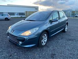 Grau Gebraucht 2006 Peugeot 307 Tendance Limousine | 1.880 €