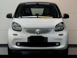 Weiß Gebraucht 2014 Smart ForTwo Coupé Basis Coupé | 8.000 € (Etwas zu teuer)