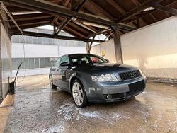 Grau Gebraucht 2001 Audi A4 Limousine | 3.999 € (Teuer)