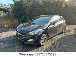 Schwarz Gebraucht 2016 Hyundai i30 Passion Limousine | 6.599 € (Fairer Preis)