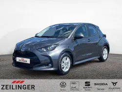 Grau Neu 2025 Toyota Yaris Hybrid Active Kleinwagen | 22.445 € (Guter Preis)