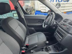 Silber Gebraucht 2015 Skoda Roomster Active Van / Kleinbus | 5.800 € (Etwas zu teuer)