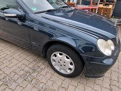 Schwarz Gebraucht 2004 Mercedes C180 Limousine | 950 € (Fairer Preis)