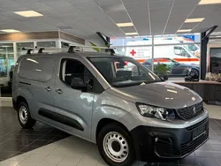 Grau Gebraucht 2019 Peugeot Partner Van / Kleinbus | 16.800 € (Etwas zu teuer)