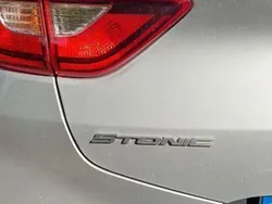 Grau Gebraucht 2022 Kia Stonic Edition 7 SUV | 13.999 € (Guter Preis)