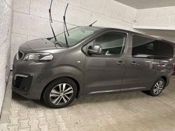 Grau Gebraucht 2017 Peugeot Traveller Allure Van / Kleinbus | 27.500 €