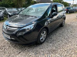 Schwarz Gebraucht 2014 Opel Zafira Tourer Edition Van / Kleinbus | 7.370 € (Teuer)