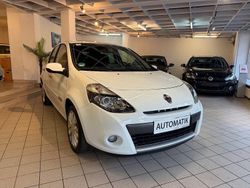 Weiß Gebraucht 2011 Renault Clio III Dynamique Kleinwagen | 5.999 € (Fairer Preis)