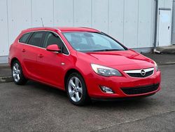 Rot Gebraucht 2011 Opel Astra Kombi | 3.500 € (Fairer Preis)