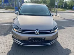 Beige Gebraucht 2016 VW Touran Comfortline Van / Kleinbus | 19.999 € (Guter Preis)