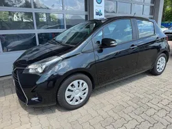 Schwarz Gebraucht 2014 Toyota Yaris Comfort Limousine | 7.350 € (Fairer Preis)