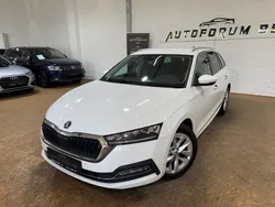 Weiß Gebraucht 2021 Skoda Octavia First Edition Kombi | 22.990 € (Fairer Preis)