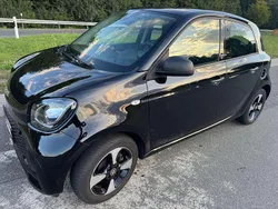 Schwarz schwarz Gebraucht 2021 Smart ForFour Electric Drive Kleinwagen | 9.490 € (Fairer Preis)
