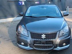 Grau Gebraucht 2011 Suzuki Kizashi Sport Limousine | 7.990 € (Etwas zu teuer)