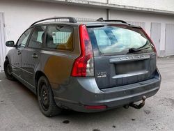 Grau Gebraucht 2008 Volvo V50 Kombi | 1.111 €