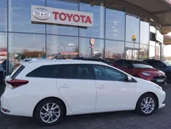 Weiß Gebraucht 2015 Toyota Auris Touring Sports Kombi | 7.900 € (Fairer Preis)