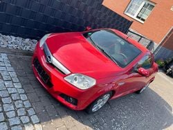 Rot Gebraucht 2005 Opel Tigra Cabrio | 1.599 € (Fairer Preis)