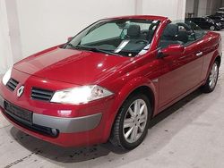 Feuerrot Gebraucht 2005 Renault Mégane Cabriolet Dynamique Cabrio | 2.990 € (Fairer Preis)