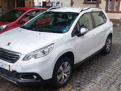 Weiß Gebraucht 2016 Peugeot 2008 Active SUV | 8.500 € (Fairer Preis)