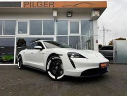 Weiß Gebraucht 2021 Porsche Taycan Limousine | 56.990 € (Guter Preis)