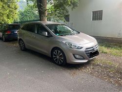 Beige Gebraucht 2016 Hyundai i30 Trend Kombi | 10.000 € (Etwas zu teuer)