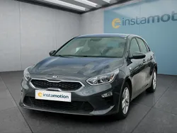 Grau Gebraucht 2019 Kia Ceed Edition 7 Kleinwagen | 14.299 € (Teuer)