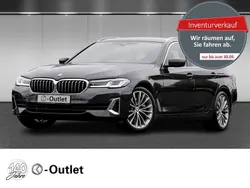 Grau Gebraucht 2020 BMW 530 Luxury Line Kombi | 37.500 € (Fairer Preis)