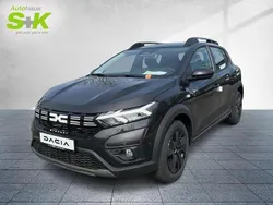 Perlmuttschwarz metallic (schwarz) Neu 2025 Dacia Sandero Expression Kleinwagen | 19.570 € (Etwas zu teuer)