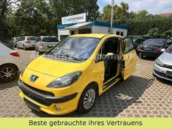 Gelb Gebraucht 2005 Peugeot 1007 Premium Kleinwagen | 2.890 € (Fairer Preis)