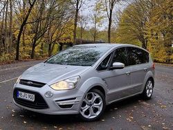 Silber Gebraucht 2010 Ford S-MAX S Van / Kleinbus | 5.900 €