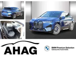 Phytonicblau metallic Gebraucht 2021 BMW iX Sport Line SUV | 42.970 € (Fairer Preis)