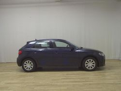 Blau Gebraucht 2021 Audi A1 Sportback Sport Kleinwagen | 17.480 € (Guter Preis)