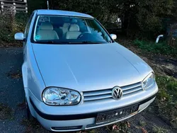 Silber Gebraucht 1999 VW Golf IV Comfortline Limousine | 2.999 €