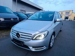 Silber Gebraucht 2013 Mercedes B180 Van / Kleinbus | 12.990 € (Guter Preis)