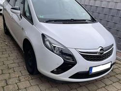 Weiß Gebraucht 2014 Opel Zafira Tourer Edition Van / Kleinbus | 8.000 € (Guter Preis)