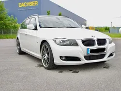 Weiß Gebraucht 2010 BMW 330 Kombi | 10.500 €