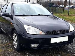 Pantherschwarz Gebraucht 2002 Ford Focus Trend Limousine | 2.499 € (Etwas zu teuer)