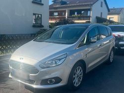 Grau Gebraucht 2017 Ford S-MAX S Van / Kleinbus | 17.799 € (Etwas zu teuer)