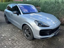 Silber Gebraucht 2018 Porsche Cayenne Turbo SUV | 69.500 €