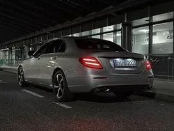 Silber Gebraucht 2019 Mercedes E220 Limousine | 27.999 € (Superpreis)