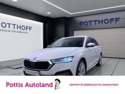 Weiss Gebraucht 2023 Skoda Octavia Style Kombi | 21.337 € (Guter Preis)